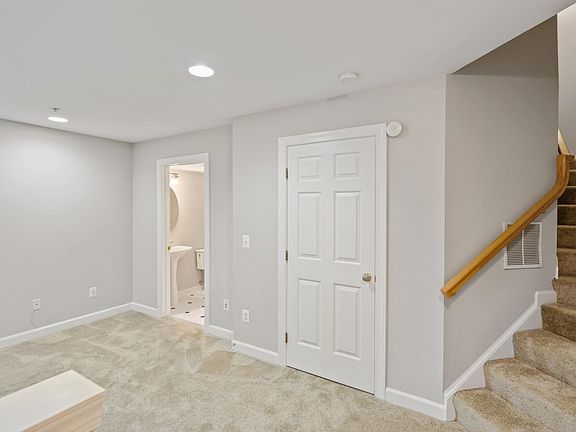 3rd image of 8143 Skelton Cir