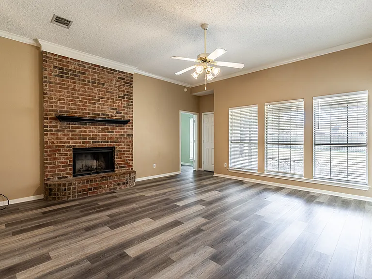 10312 Sierra West Dr — Photo 2