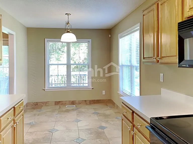 728 Kavkaz St — Photo 5