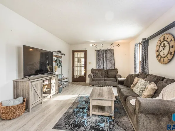 311 S Walts Ave, Sioux Falls, SD 57104