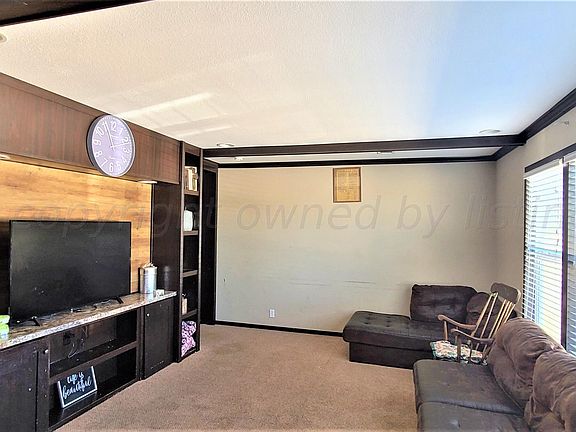 3rd image of 300 E 4th St
