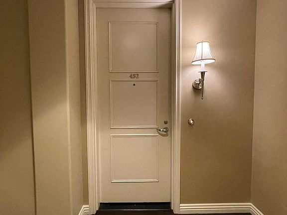 4th image of 452 Caruso Ave