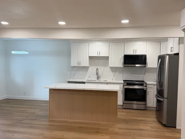 929 N 167th St, Seattle, WA