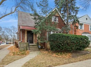 2901 W Greenleaf Ave, Chicago, IL 60645