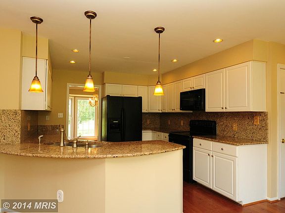 3rd image of 8000 Tackett Ln