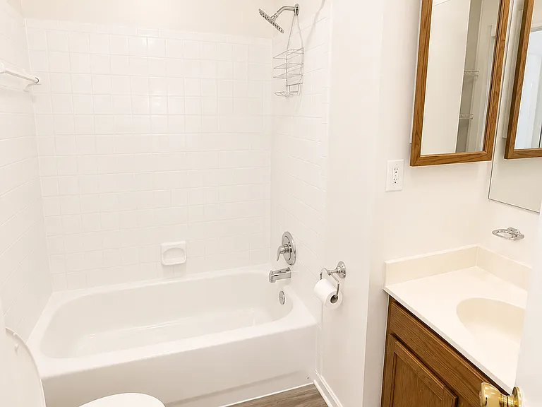 8719 E Grv — Photo 13