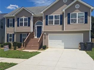 3259 Meadow Point Dr, Snellville, GA 30039