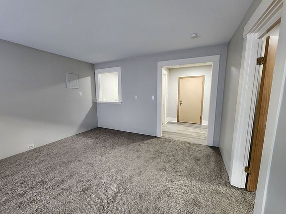 4th image of 414-422 Tacoma Ave S #414