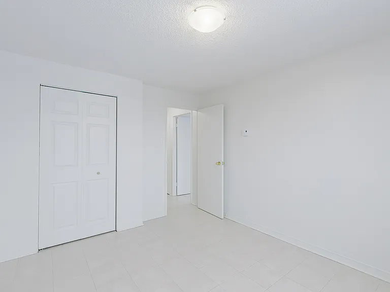 370 Forest St — Photo 6