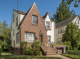 395 Summit Ave, Mount Vernon, NY 10552