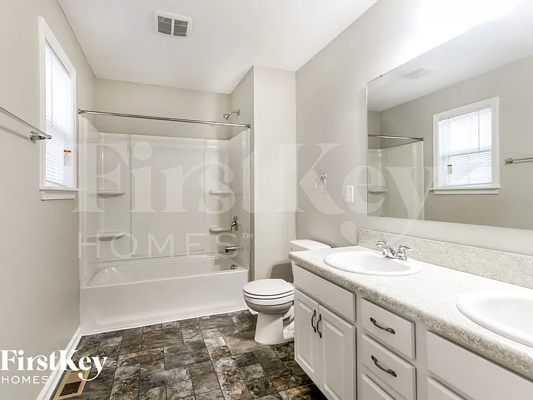 5776 Bluff View Ln — Photo 14