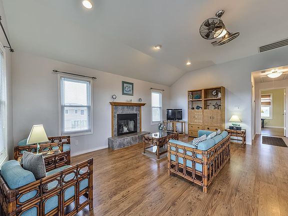 5th image of 22803 Camino St