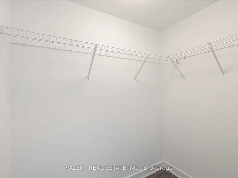 681 Yonge St #227 — Photo 12