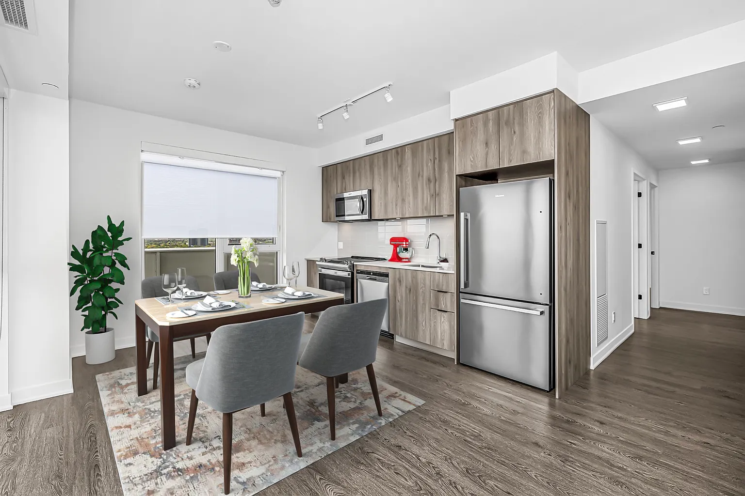 205 Queen St E #1502013 photo 1