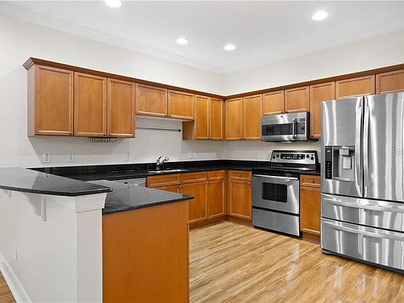 4th image of 114 Valencia Cir