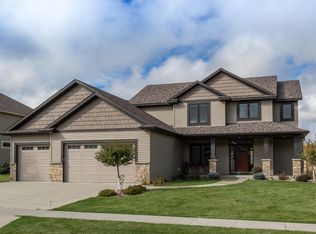 1735 Kerry Dr NE, Rochester, MN 55906