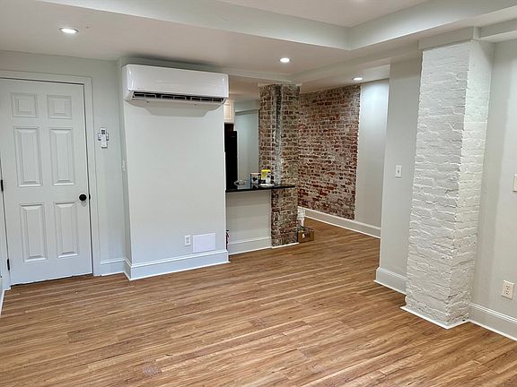 4th image of 616 Columbus Ave APT B1