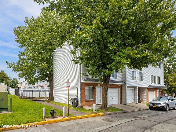 3rd image of 129 Ilyssa Way