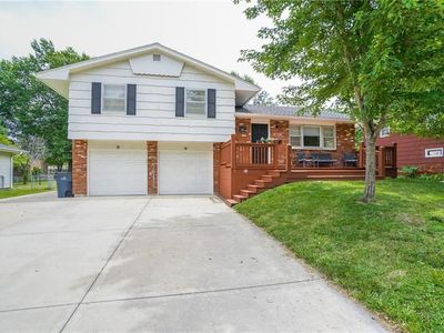 708 S Church Ter, Olathe, KS, 66061