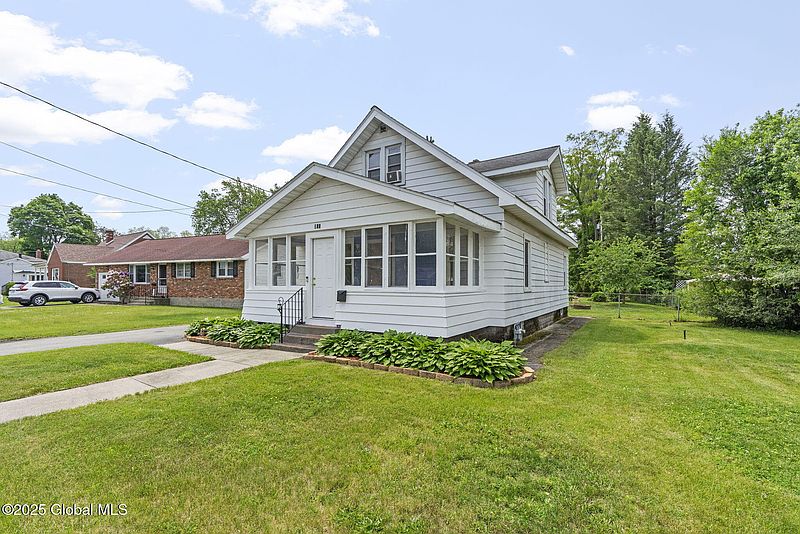 3rd image of 210 E Campbell Road