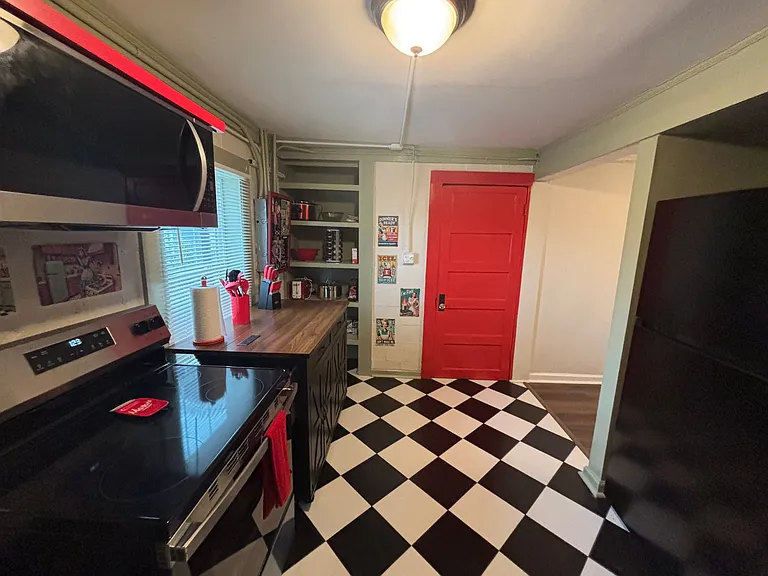 360 Rogers Ave #B — Photo 14