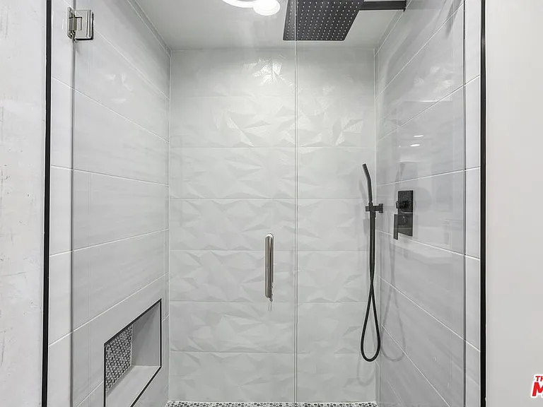2700 Cahuenga Blvd E #4313 — Photo 16
