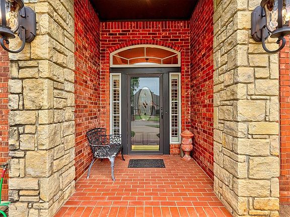 4th image of 2705 SW 123rd Ct