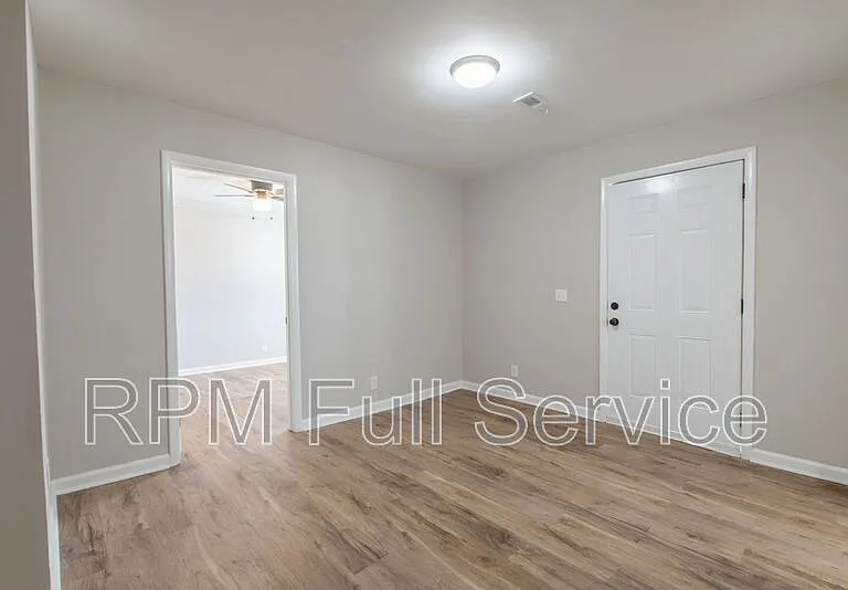 1002 N Maple St #A — Photo 6