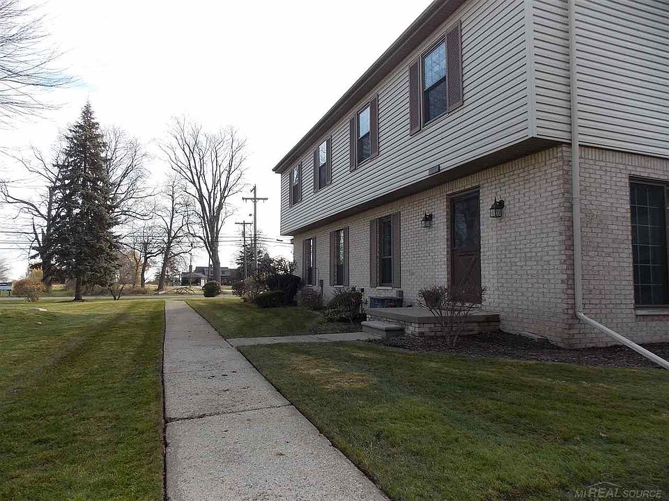 1st image of 35182 N Bay Cir