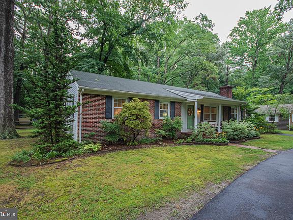 3rd image of 30540 Danwood Dr