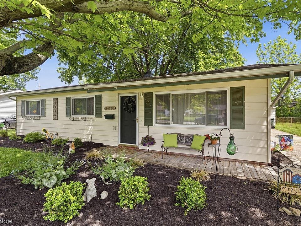 1st image of 24264 Fairlawn Dr