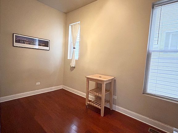 3rd image of 2921 W Lyndale St #1