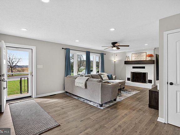 5th image of 1258 Longs Pump Rd