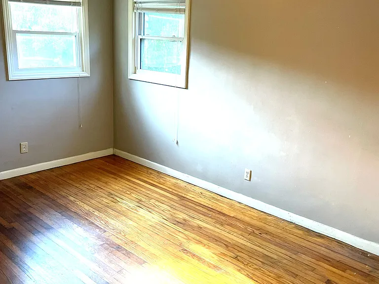 127 Poe St — Photo 7