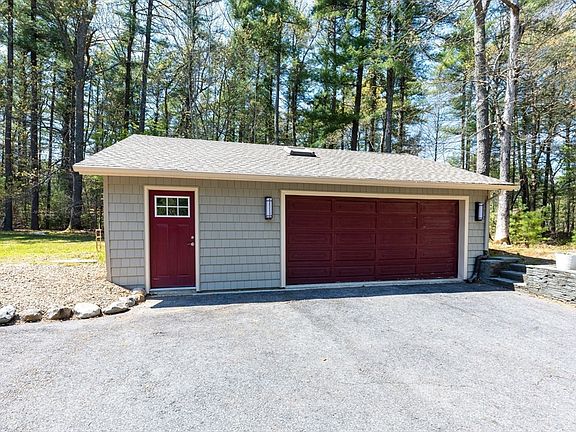 5th image of 8 Dunham Rd