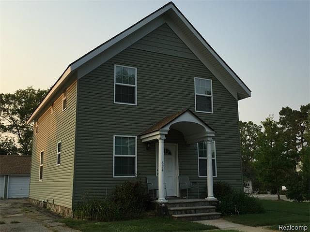 1st image of 674 1/2 W Michigan Ave