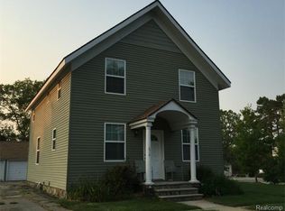674 1/2 W Michigan Ave, Saline, MI