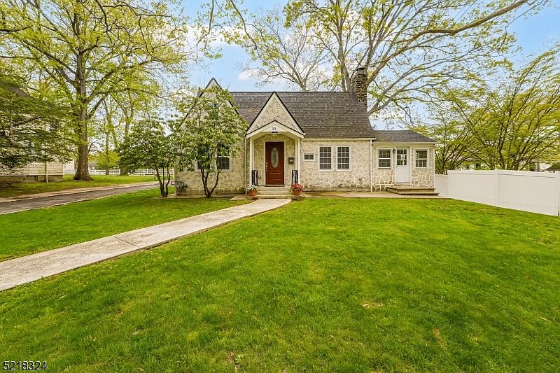1st image of 30 Woodland Ave