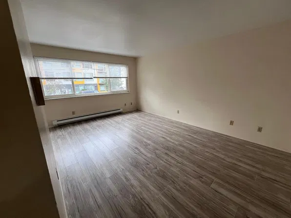 8800 Nesbit Ave N APT 4, Seattle, WA 98103