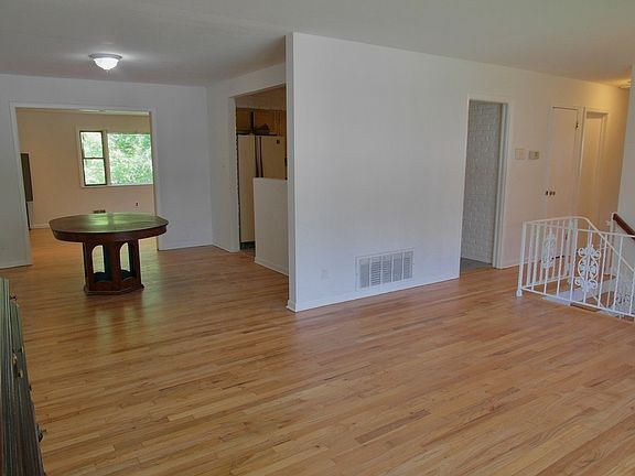 3rd image of 5-41 Brennan Ct