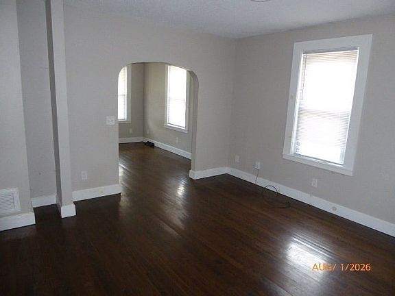 4th image of 24 Pendleton Ave