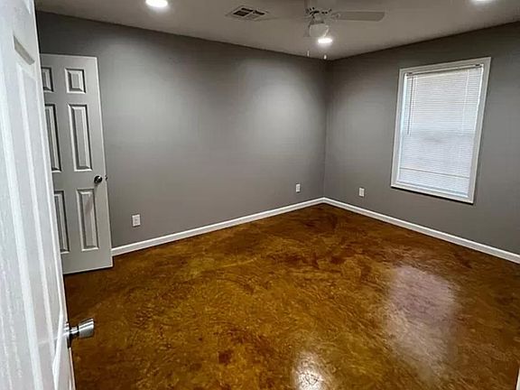 4th image of 2820 Hinton Dr #A