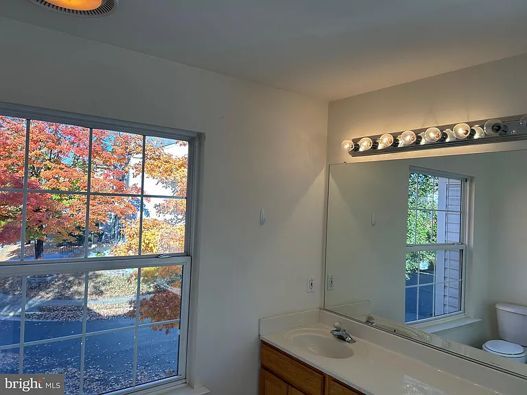 6821 Hollow Glen Ct — Photo 18