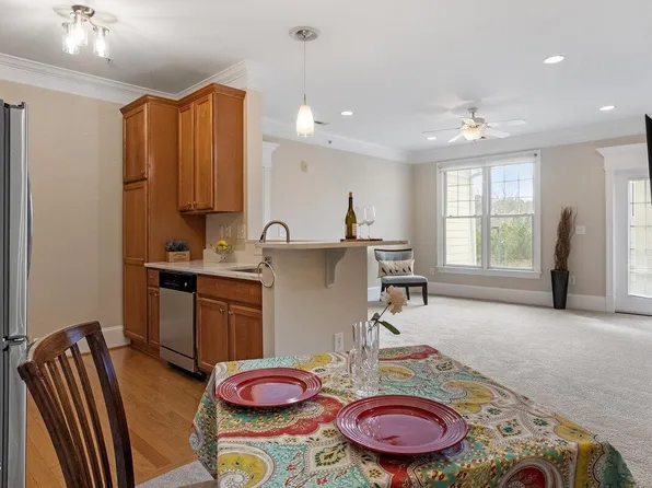 735 Portstewart Dr, Cary, NC 27519