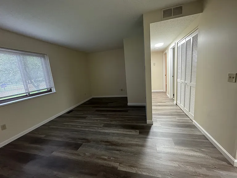 7834 Lake Shore Blvd #3 — Photo 6