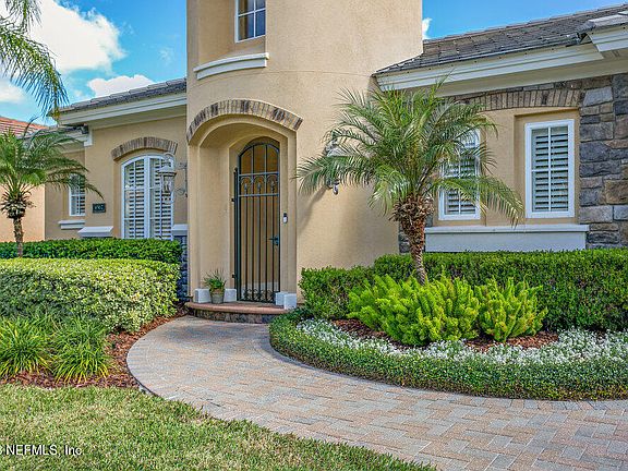 3rd image of 4567 CARRARA Court