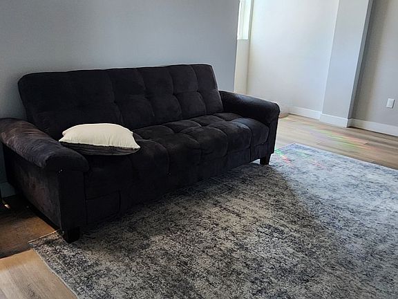 3rd image of 2401 S Redondo Blvd #B