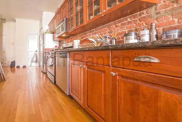 Rented by (Legacy) NY Quality Living Uptown | media 12