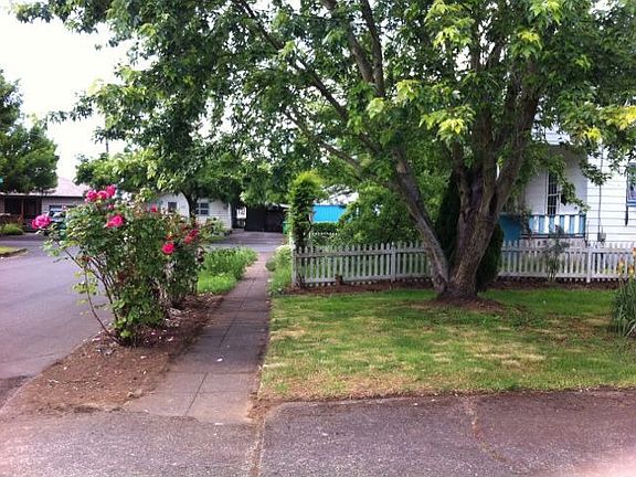 Front Yard Sidewalk