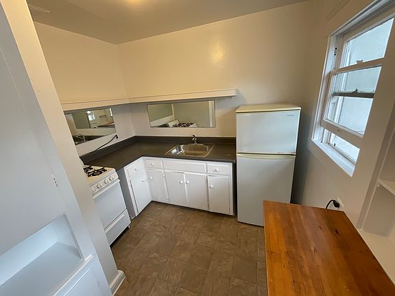 4th image of 20 Thornton Ave APT C